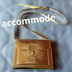*セール【accommode】ゴールド フラップショルダーバッグのサムネイル