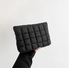 黒 ブラック キルティング クラッチバッグ 大人 軽量 シンプル 高見え