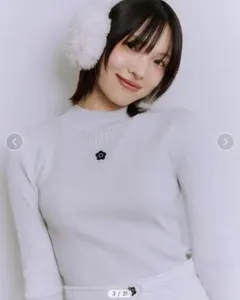 LILY BROWN×MARY QUANTデイジー刺繍ソフトリブニット　シルバー