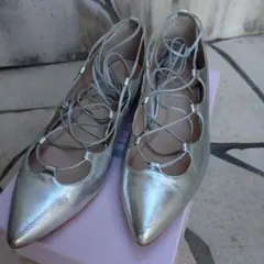 Diana シルバー レースアップ フラットシューズ