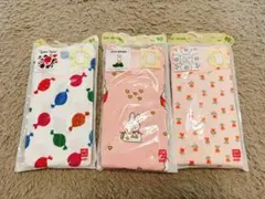 【90新品】ボディースーツ　3点セット