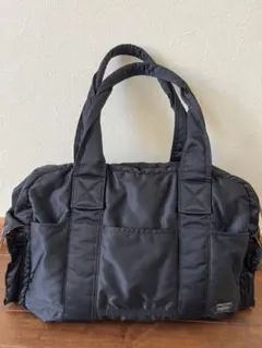 Item thumbnail for item fda30cf8-4ae8-419e-a937-140bba849b2d