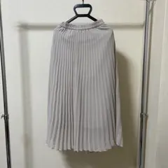 GU アイボリー　プリーツスカート S