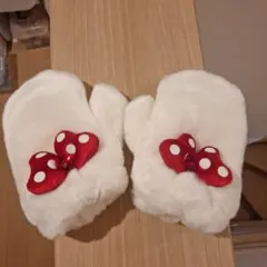 ミニーマウス　フワフワ手袋