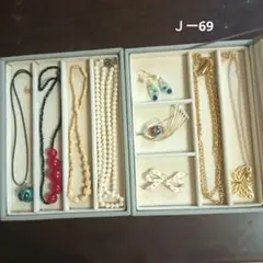 遺品整理生前整理アクセサリーまとめ売りネックレス、ブローチ、ピアス、パール