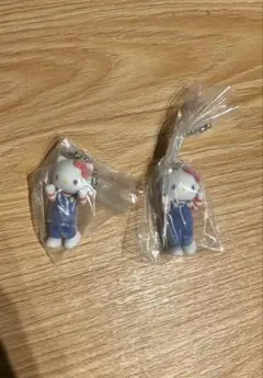 ハローキティ フロッキーキーホルダー 2個セット