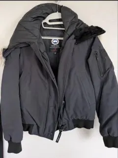 Canada Goose ブラックダウンジャケット EUIL 6202