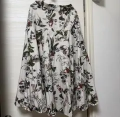 最終値下げ　Apuweiser-riche 花柄フレアスカート 裏地付き