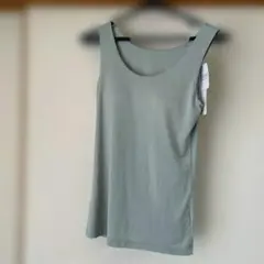 新品未使用品カップ付きタンクトップMサイズ　グリーン