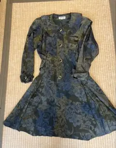 レトロ　光沢のある植物柄のワンピース 38