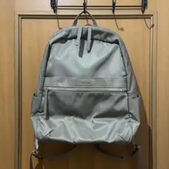 ラバガジェリー　ナイロン×エナメル リュックサック　グレージュのサムネイル