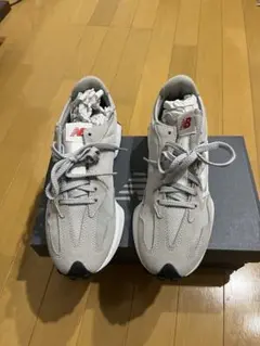 New Balance グレー スニーカー　327