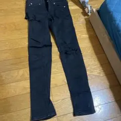 GYDA ブラック スキニーデニム ダメージ加工