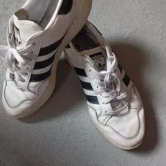 adidasオリジナルス　EG9734 ホワイト/ブラックスニーカー27.0cm