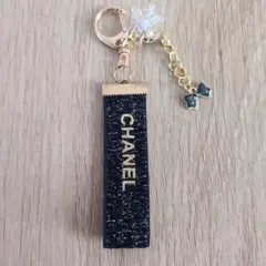-CHANEL リボンネイビー グリッター リボンチャーム雪の結晶キーホルダー