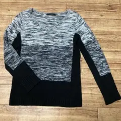 AZUL アズール　Vネックニット　M