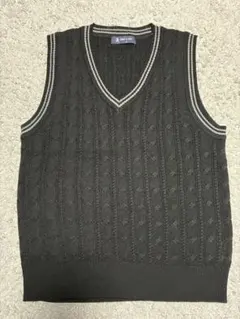 【専用】コムサエンジェル　ブラック Vネック ベスト 140