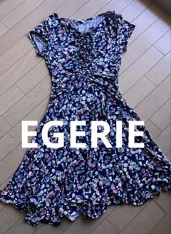 EGERIE ネイビー水玉模様半袖ひざ丈ワンピースのサムネイル