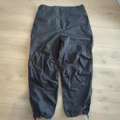 【お値下げ中】ワイドフィットパラシュートカーゴパンツ　ユニクロU グレー　82