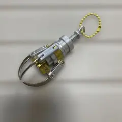 クレーンアーム キーホルダー ミニチュア 黄　イエロー3本爪ボールチェーン