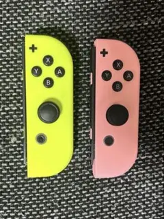 Switch ジョイコン　右2個　ジャンク（色違い）