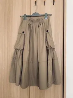 フリルギャザー♡サイドポケット　可愛いスカート　ベージュ　新品　M