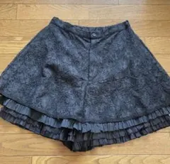 ファーファー レースフリル付き黒キュロット FURFURのサムネイル
