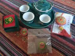 海外土産セット　ミニチュアティーポットとコップセット