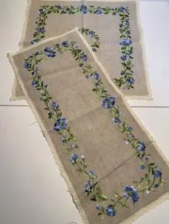ヴィンテージ刺繍入りリネンハンカチ 37㎝角　52㎝×23㎝ 2枚セット