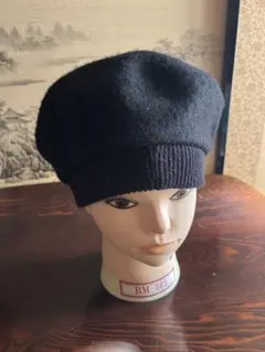 黒いウールベレー帽