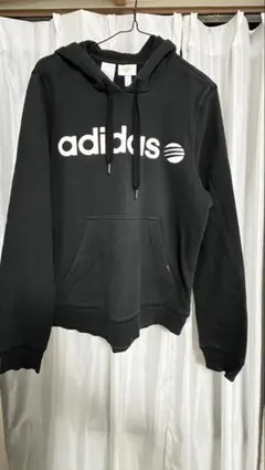 adidas 黒 パーカー ロゴ入り