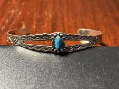 Navajo ヴィンテージシルバーバングル STERLING 刻印 レディース