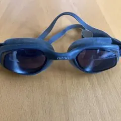 arena ゴーグル　VULCAN