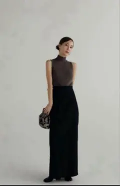【値下中】louren highwaist pencil skirt ブラック HIGHWAIST PENCIL SKIRT 】再入荷のお知らせ – louren store