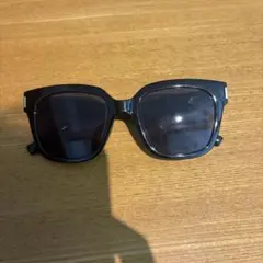 ブラック サングラス