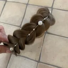 ブラウン編み込みヘアバンド パール付き