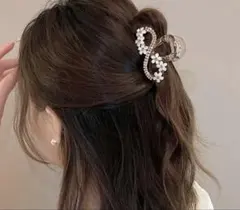 (新品未使用)エレガント系＊花と韓国風のキラキラヘアクリップ