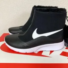 22.5cm新品未使用 Nike ファー付き ブラック黒色922869-005