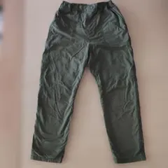 UNIQLO 140サイズ オリーブ 　カーキロングパンツ