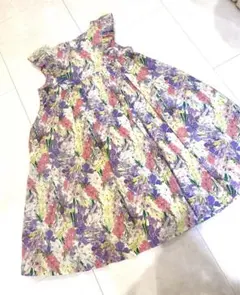 タルティーヌエショコラ　ワンピース　リバティ　140 花柄　ロゴチャーム