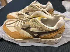 Mizuno Wave Rider スニーカー ベージュ/クリーム