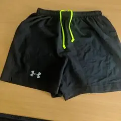 Under Armour　 ショートパンツとストレッチレギンスセット