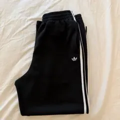 adidas テーパードパンツ ジャージ