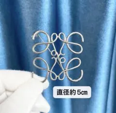 ブローチ　シルバーカラー　卒業式式　入学式