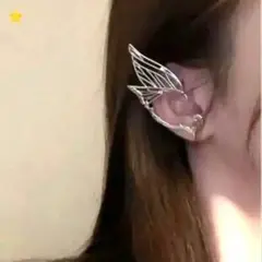 蝶の羽デザインピアス　カジュアル　エレガント　個性的　ユニーク　シルバー　妖精