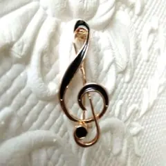 ブローチ　ト音記号　音符　音楽　ブラック　ゴールド