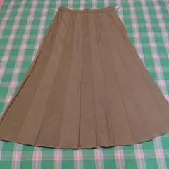 プリーツロングスカート