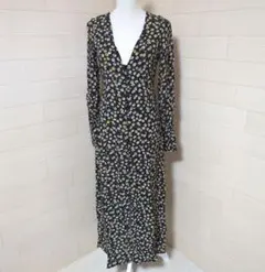 ザラワンピース　花柄　Aライン　カーディガン