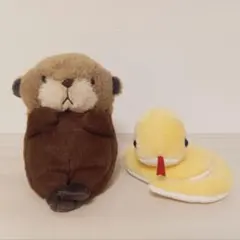 ラッコのぬいぐるみ　ヘビのマスコットのサムネイル