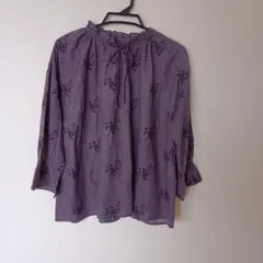 長袖花柄ブラウス